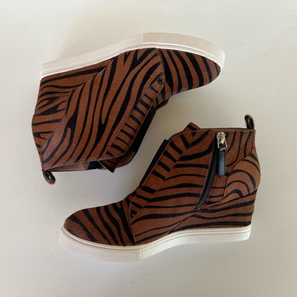 Linea Paolo Felicia III Wedge Sneaker, Caramel/Black Tiger Stripe Calf Hair, 7.5 - Picture 5 of 11